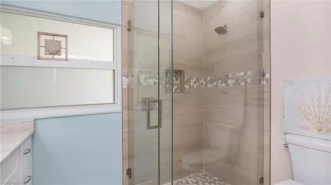 Bath - 560 Cypress Way E, Naples, FL 34110 photo 3 of 4