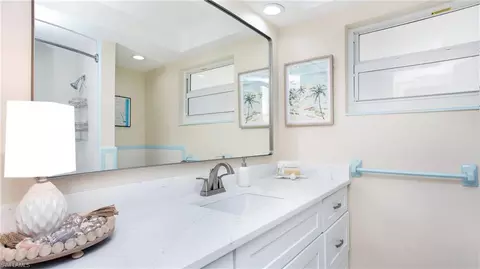 Bath - 560 Cypress Way E, Naples, FL 34110 photo 4 of 4