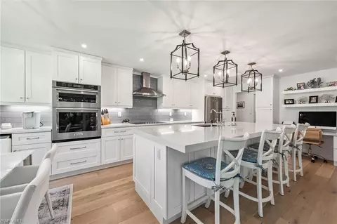 2545 Dawn Cir, Naples, FL 34103