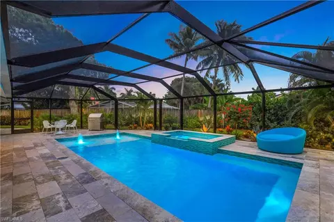 696 Regatta Ct, Naples, FL 34103 photo 4