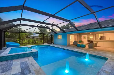 696 Regatta Ct, Naples, FL 34103 photo 2
