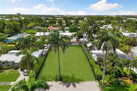 1174 Broad Ave N, Naples, FL 34102
