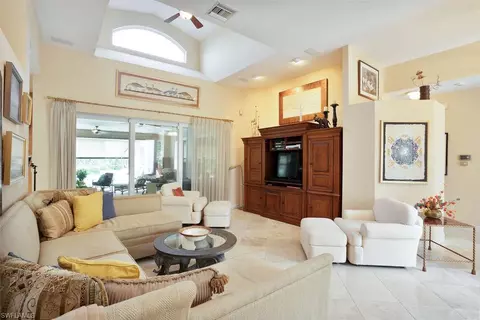 732 Courtside Dr, Naples, FL 34105 photo 6