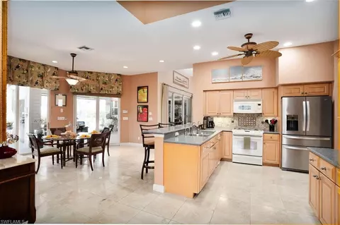 732 Courtside Dr, Naples, FL 34105 photo 3