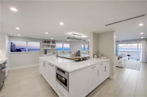 9051 Gulf Shore Dr #602, Naples, FL 34108