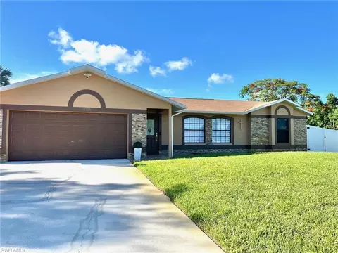 9123 Frank Rd, Fort Myers, FL 33967