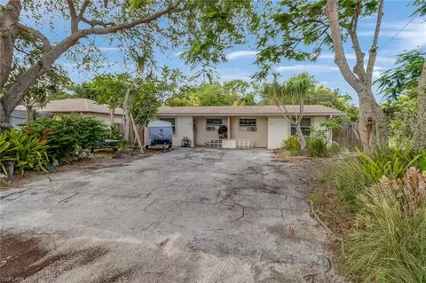 4205 Springs Ln, Bonita Springs, FL 34134