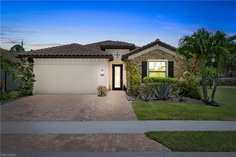 9449 Glenforest Dr, Naples, FL 34120