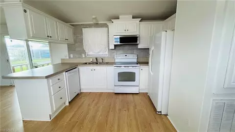 153 Cedar Ln #45, Naples, FL 34114