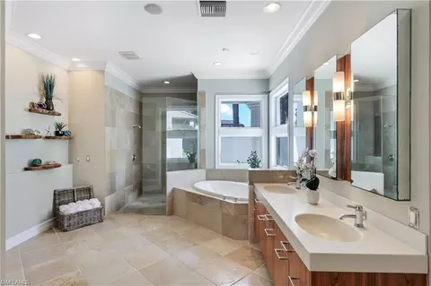 255 Bay Pt, Naples, FL 34103 photo 21