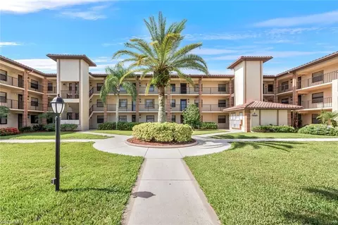7320 Province Way N #2205, Naples, FL 34104
