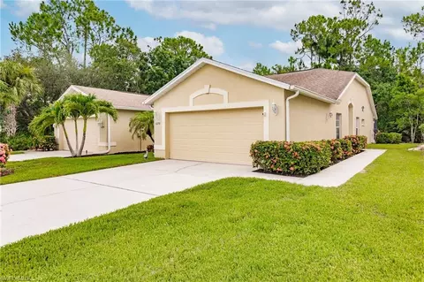 5270 Whitten Dr #48, Naples, FL 34104