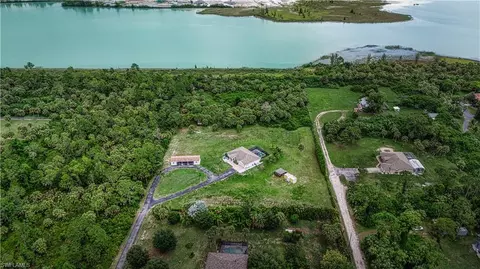 1360 9th St SW, Naples, FL 34117