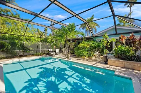 792 108th Ave N, Naples, FL 34108