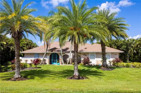 18001 Royal Tree Pkwy, Naples, FL 34114