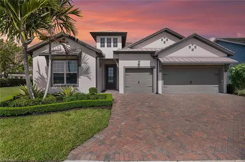 3684 Pilot Cir, Naples, FL 34120 photo 2