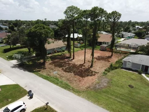 8136 Pennsylvania Blvd, Fort Myers, FL 33967