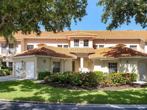 1054 Egrets Walk Cir #202, Naples, FL 34108