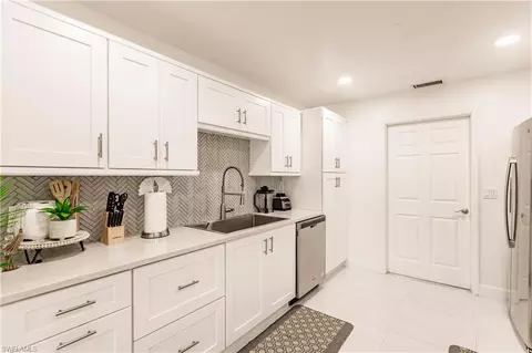 96 Wickliffe Dr, Naples, FL 34110 photo 13