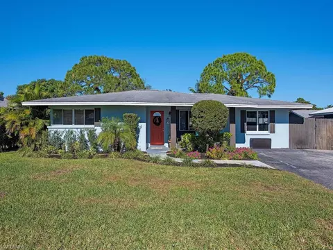 1075 Wisconsin Dr, Naples, FL 34103