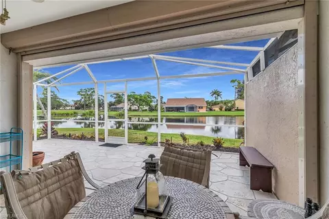 105 Tanglewood Ct, Naples, FL 34113 photo 17
