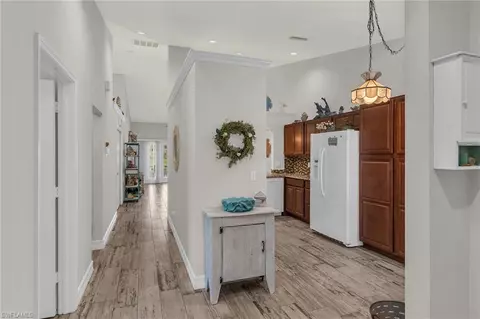 105 Tanglewood Ct, Naples, FL 34113 photo 2