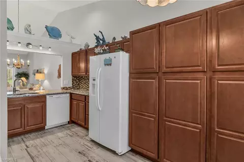 105 Tanglewood Ct, Naples, FL 34113 photo 3