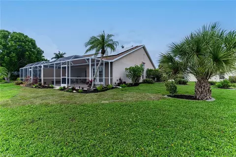 105 Tanglewood Ct, Naples, FL 34113 photo 22