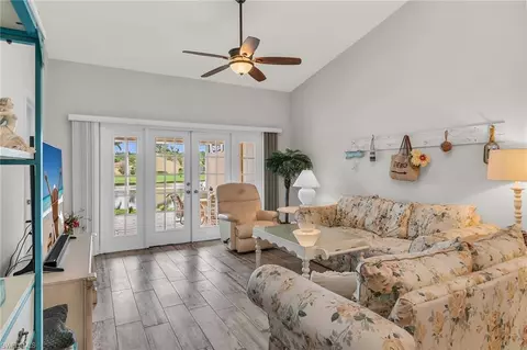 105 Tanglewood Ct, Naples, FL 34113 photo 9
