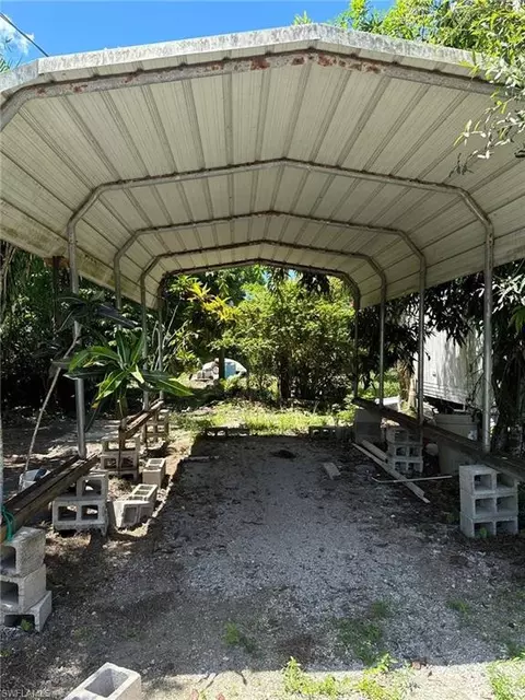 115 Andrea Ln, Naples, FL 34114
