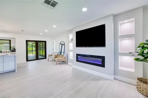 900 Roseate Dr, Naples, FL 34104 photo 2