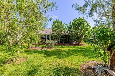 240 Mentor Dr, Naples, FL 34110 photo 4