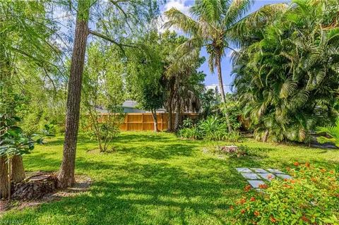 240 Mentor Dr, Naples, FL 34110 photo 3