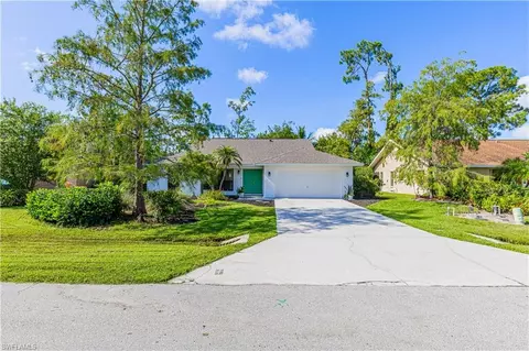 240 Mentor Dr, Naples, FL 34110 photo 2