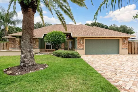 223 Kirtland Dr, Naples, FL 34110