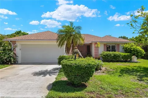 1013 Charlemagne Blvd, Naples, FL 34112