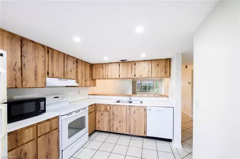 4110 Looking Glass Ln #7, Naples, FL 34112