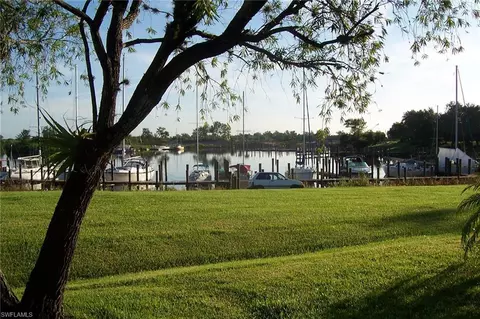 1070 Villa Dr #D201, Labelle, FL 33935