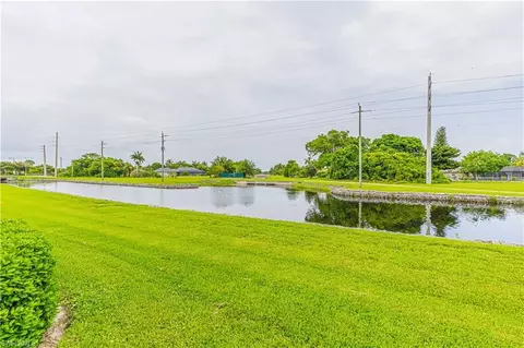 200 Valley Stream Dr #3R, Naples, FL 34113 photo 4