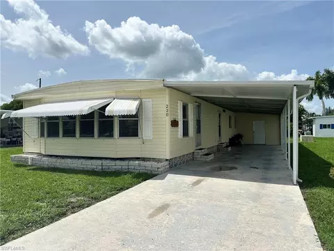 220 Pine Key Ln #209, Naples, FL 34114