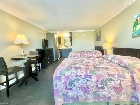 2555 Tamiami Trl N #252, Naples, FL 34103