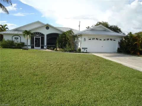 319 SE 29th St, Cape Coral, FL 33904