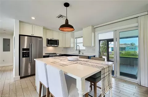 1160 Christopher Ct, Naples, FL 34104 photo 3