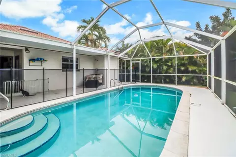 618 109th Ave N, Naples, FL 34108