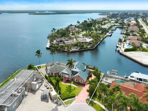 1793 Wavecrest Ct, Marco Island, FL 34145