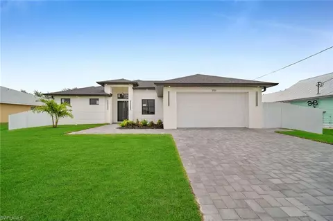 2727 SW 2nd Ln, Cape Coral, FL 33991