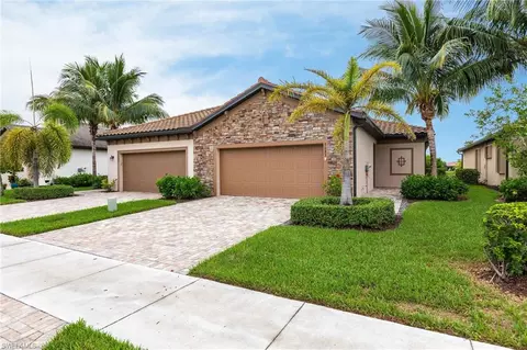 9083 Woodhurst Dr, Naples, FL 34120