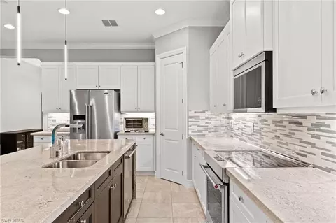 9240 Glenforest Dr, Naples, FL 34120 photo 11