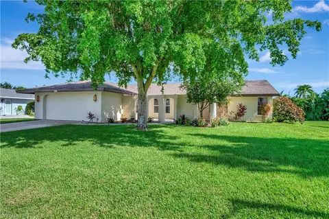2377 Outrigger Ln, Naples, FL 34104