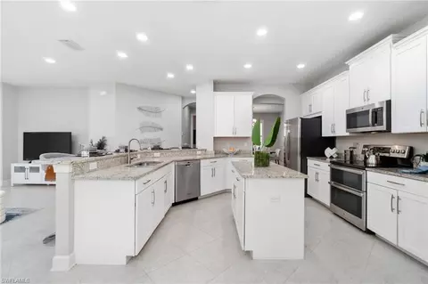 1678 Serrano Cir, Naples, FL 34105 photo 11